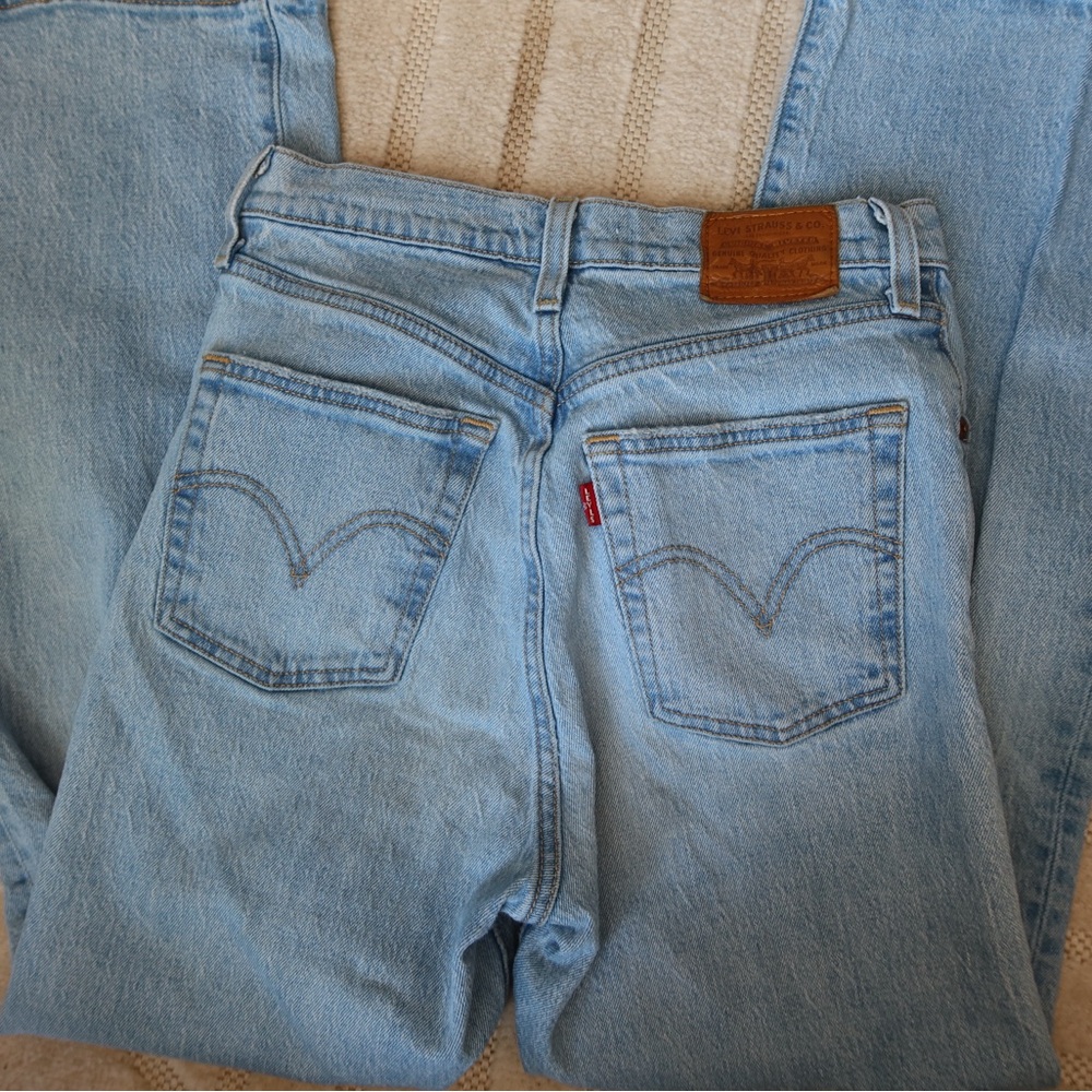 Levi’s Ribcage Straight - Picture 4 of 5